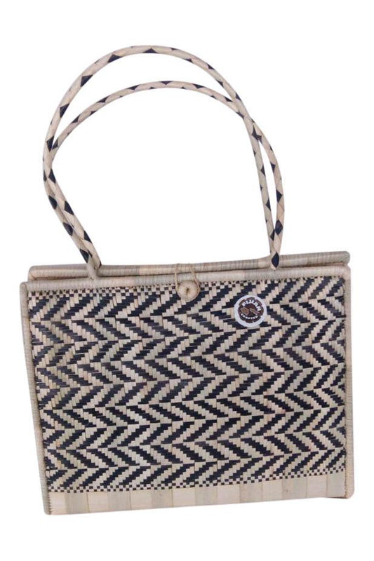 Sanasana - Medium Size Handwoven Purse from Fiji