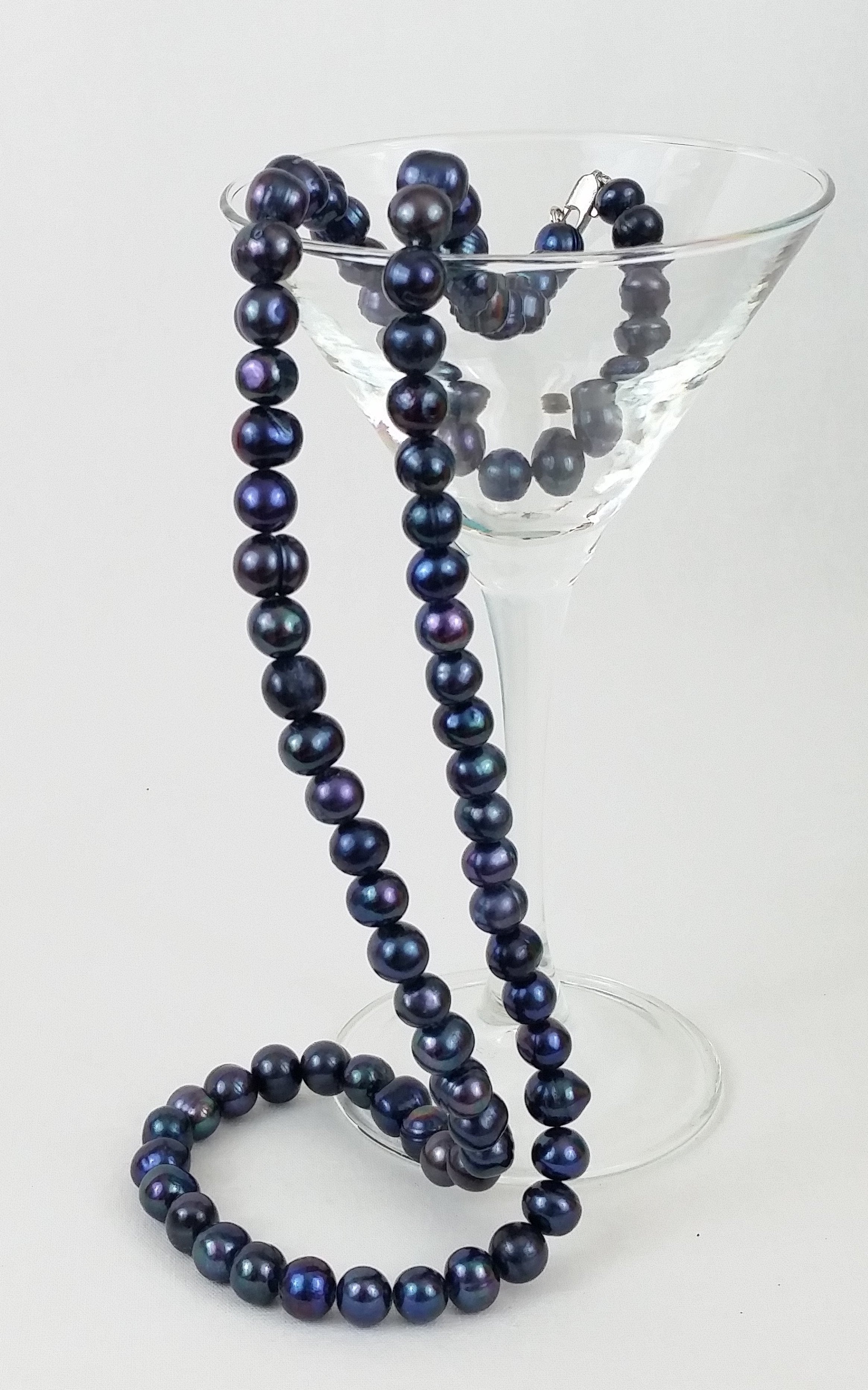 Fare - Black Freshwater Pearl Necklace